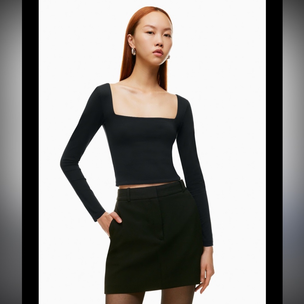 Aritzia Babaton Contour Squareneck Longsleeve Top in Black